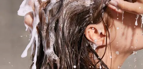 10 profesionalnih šampona za kosu koje vrijedi isprobati – vodič za salon kvalitetu kod kuće