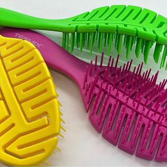 termix-detangler-brush-23688_1816.jpg